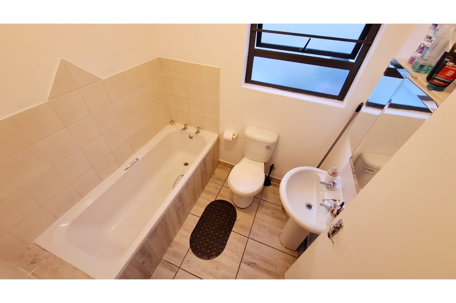 To Let 2 Bedroom Property for Rent in Victoria Park Western Cape